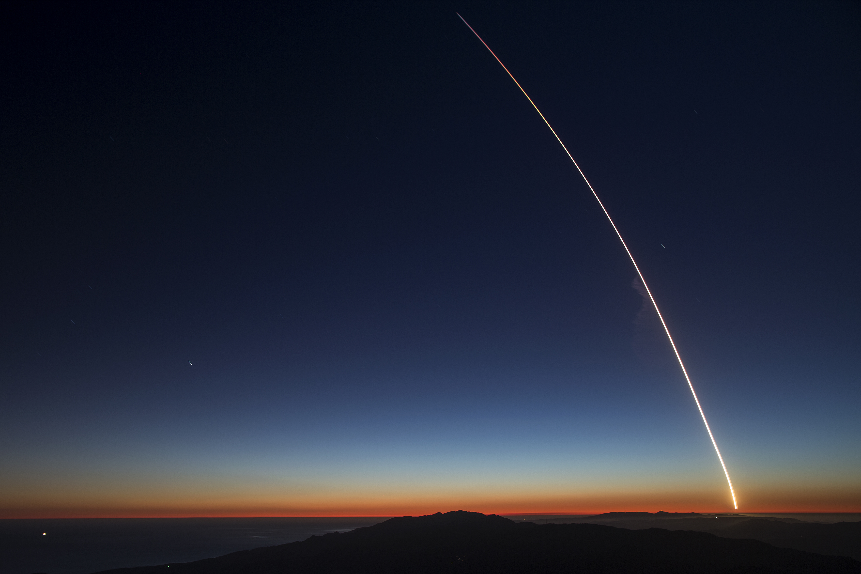 Watch SpaceX Falcon 9 Rocket Launch 60 Starlink Satellites Into Orbit