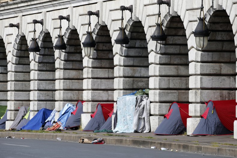 City of Basel offers homeless a deal