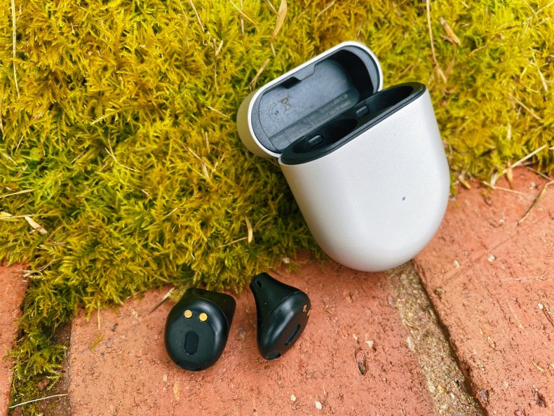 Earin A-3 earbuds