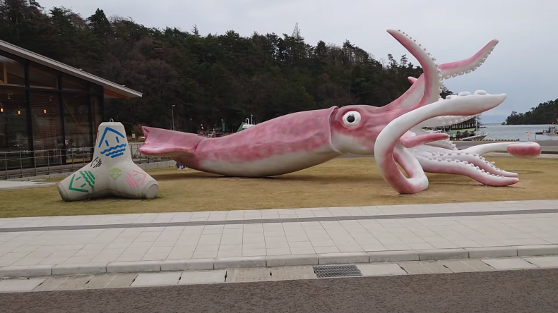 Squid statue