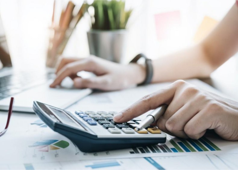 44% of women worry they will run out of money