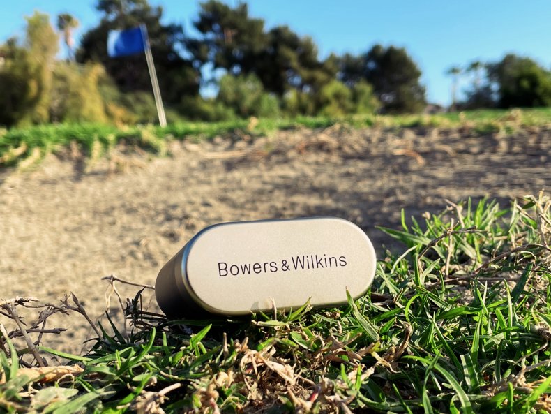 Bowers & Wilkins PI7 earbuds