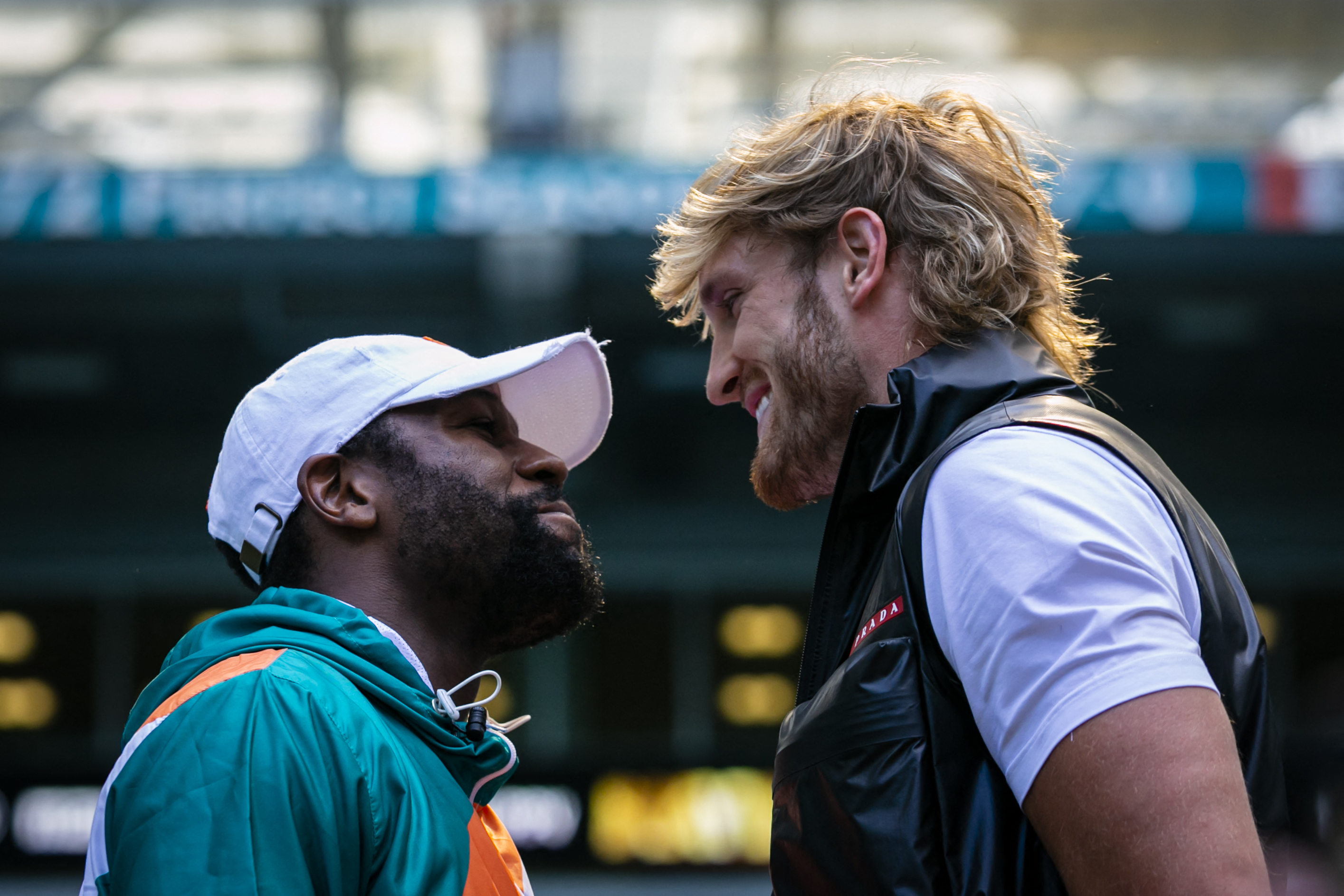 Where To Watch Floyd Mayweather Vs Logan Paul Fight Time Ppv Streaming Details