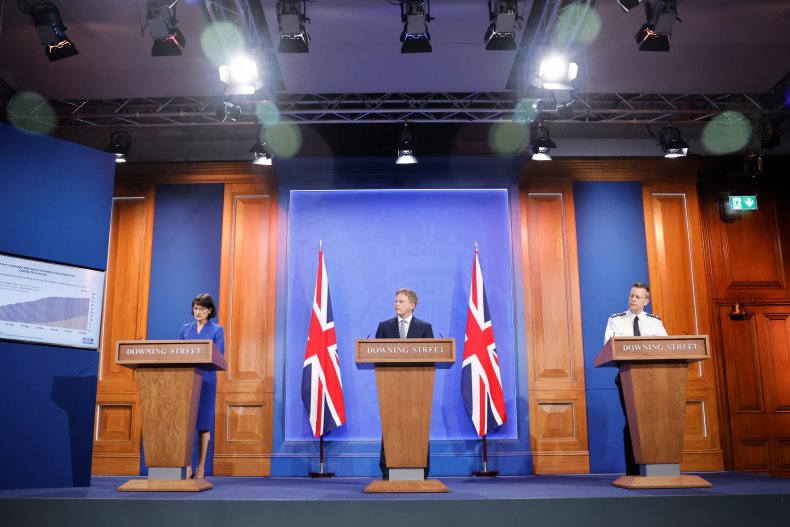 Popular Vacation Destinations for British Citizens Still
Require COVID Quarantine 1 News conference