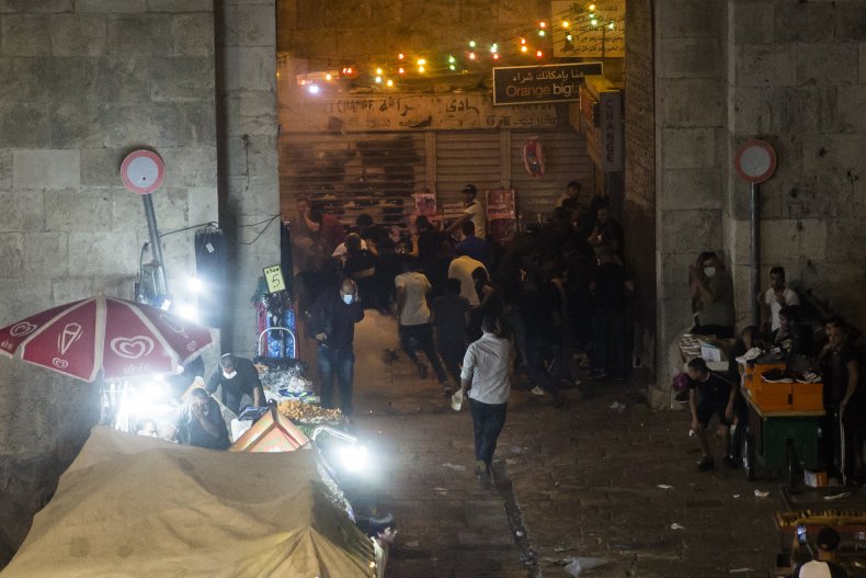 Clashes between Palestinians and Israeli police