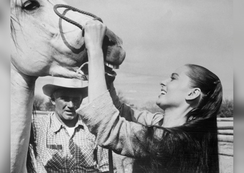 1960: Injured on set