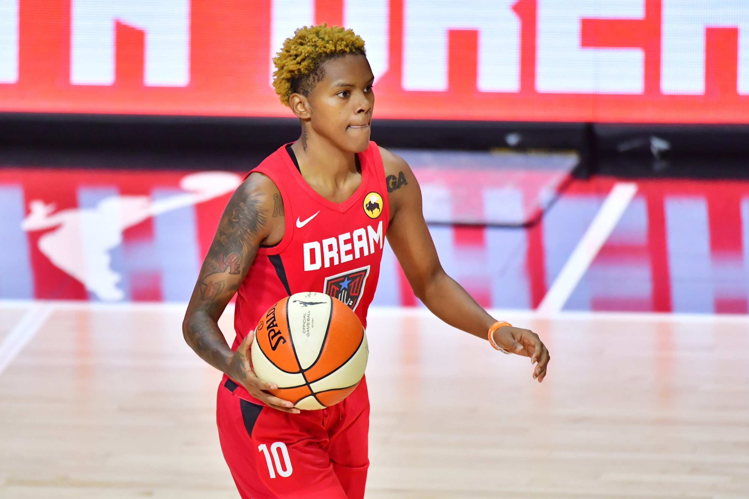 Courtney Williams scores 20 points, Sun beat Dream 105-92