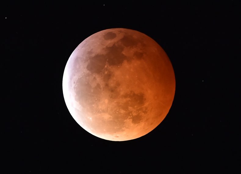 A Super Blood Moon