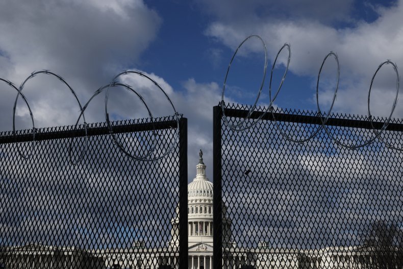 Capitol Police Chief Recommends Fence