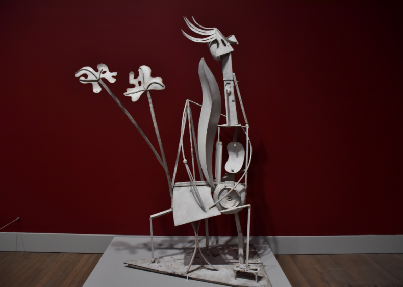 1928: Sculpting with metal, plaster, found objects