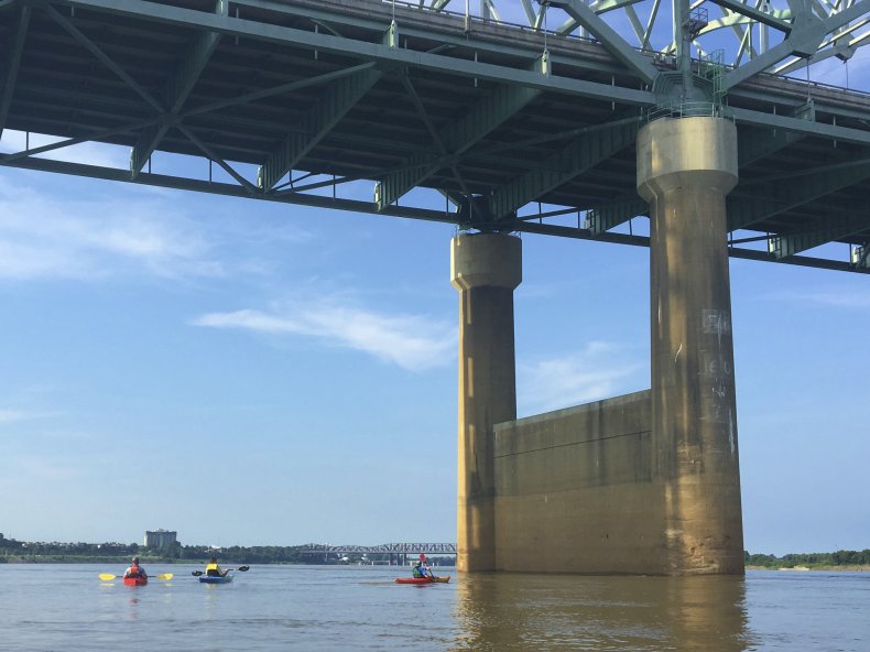 2016 Photo Reveals Crack in Bridge