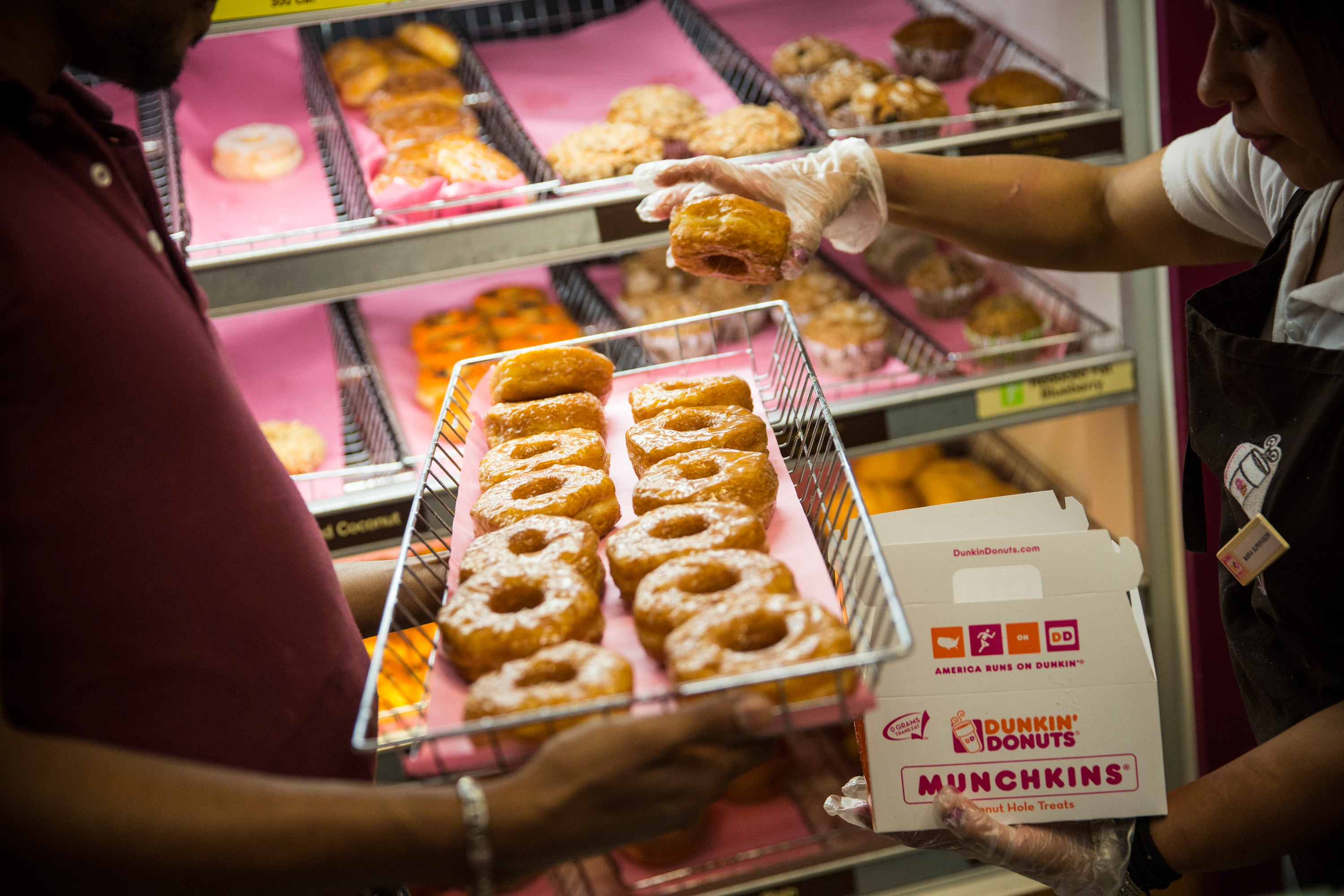 Dunkin' Donuts Worker Shows Shocking Amount of Food They Throw Away ...