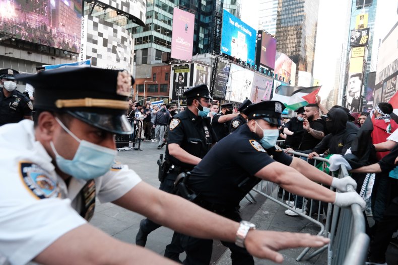 Pro-Palestinian pro Israel clash Times Square
