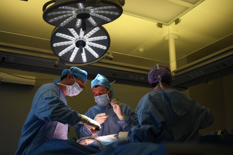 Surgery in France, 2017