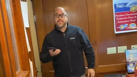 Hotel Owner Calls Guest Dumb Democrat Kicks Her Family Out In Video Hotel Owner Calls Guest Dumb Democrat Kicks Her Family Out In Video