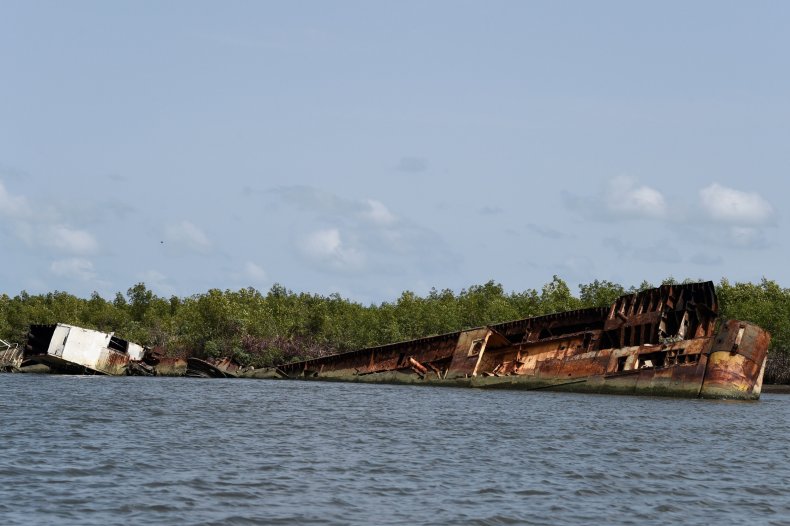 NIGERIA-OIL-MARITIME-CRIME-ENVIRONMENT-POLLUTION-SHIPWRECKS