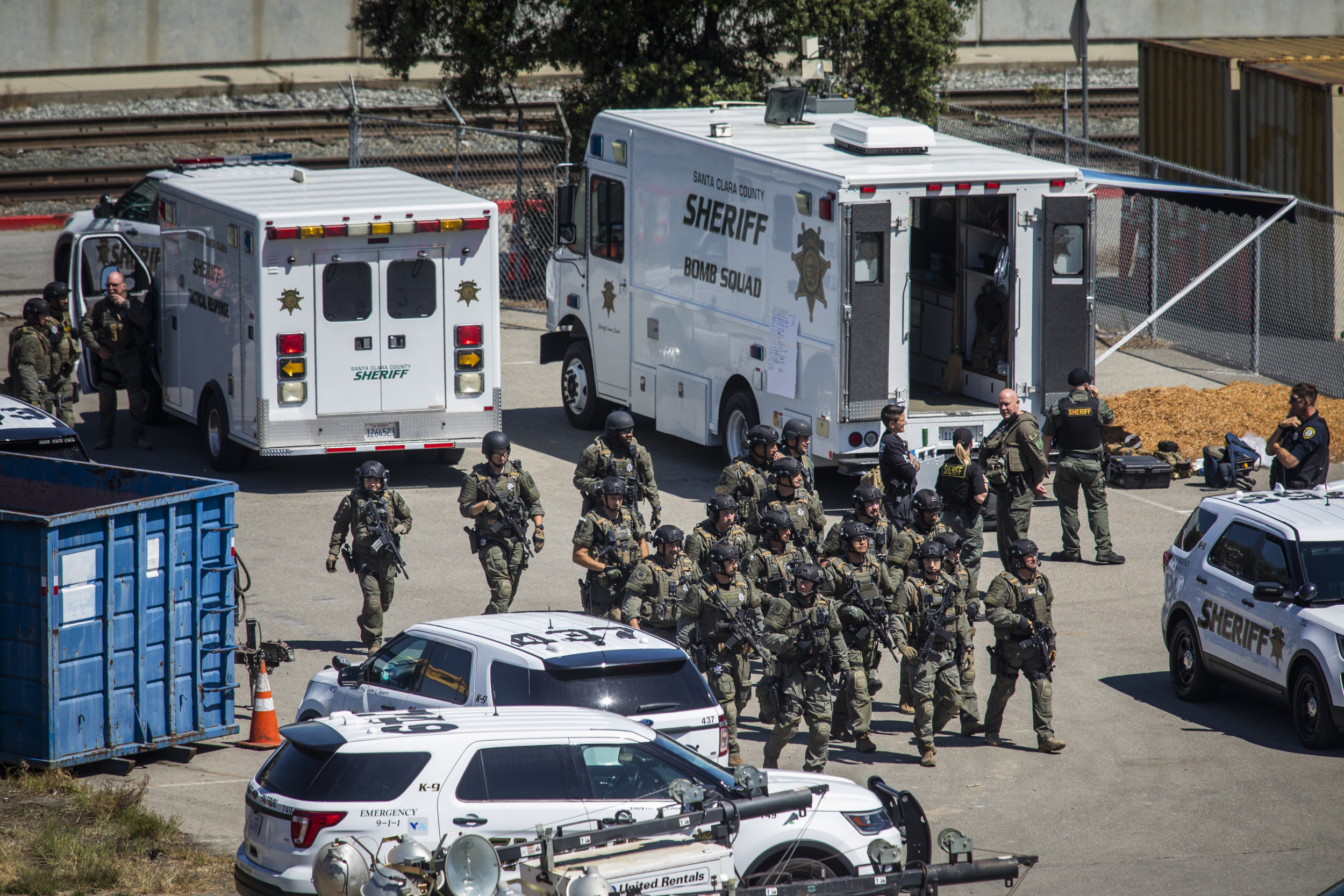 san jose shooting live updates gavin newsom calls for gun reform after 8 killed at vta light rail yard