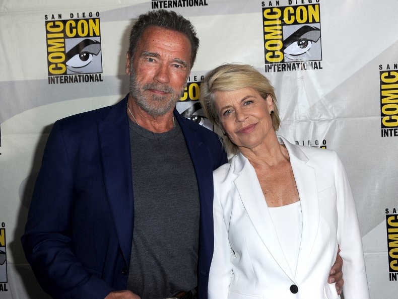 Arnold Schwarzenegger and Linda Hamilton 