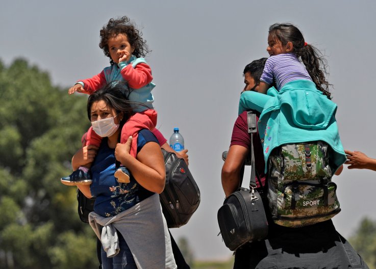 Migrant families at Mexico border