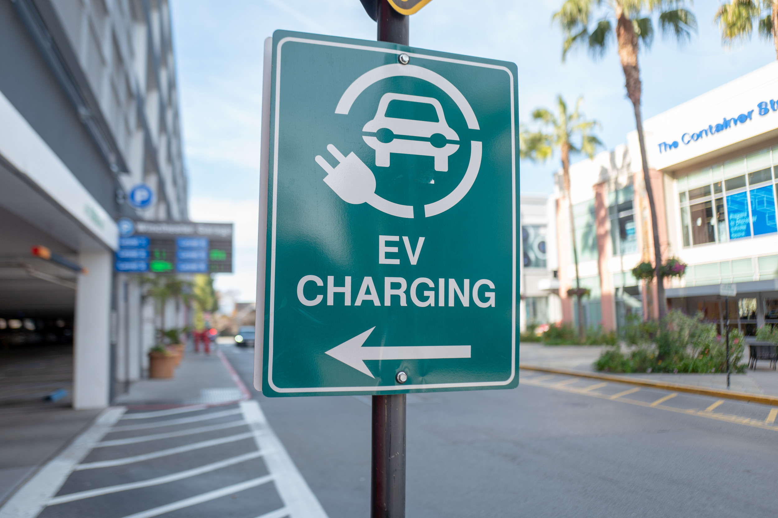 California Plans 'Massive Scaleup' of Grid for 90 Electric Vehicles