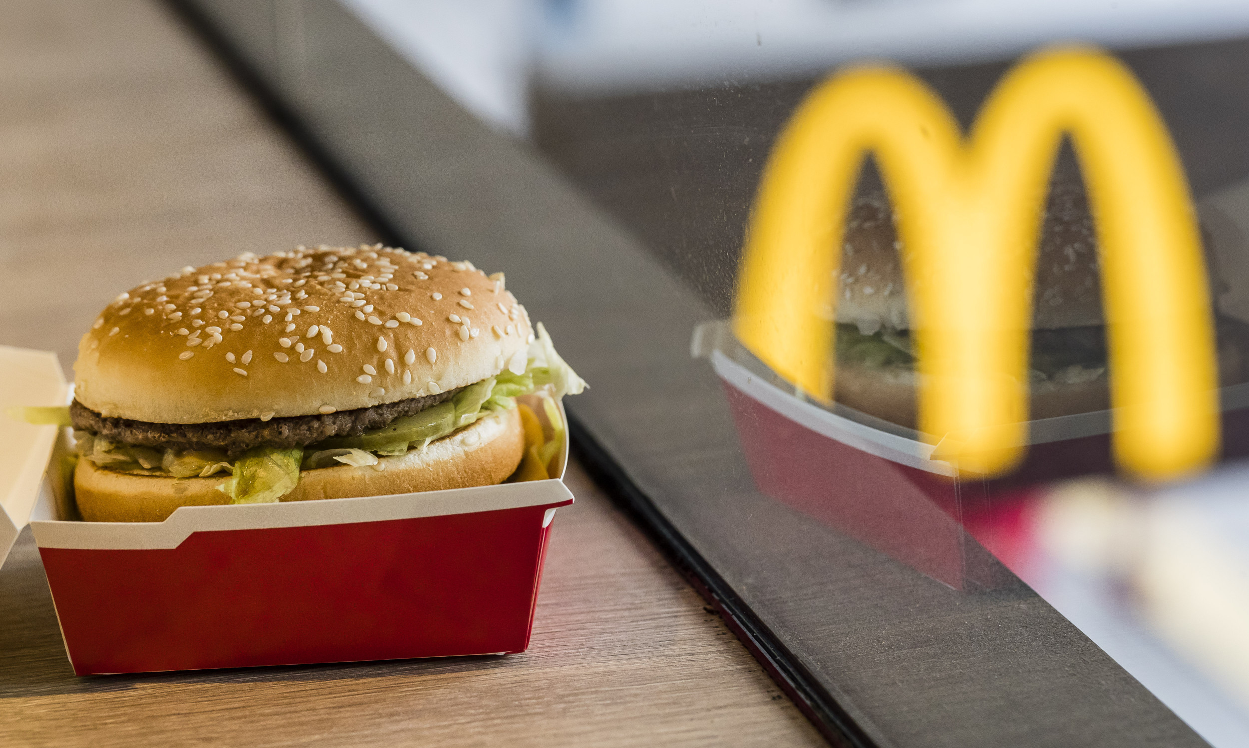 Vegetarian of 45 Years Vomits After McDonald’s ‘Veggie Burger’ Contains Chicken