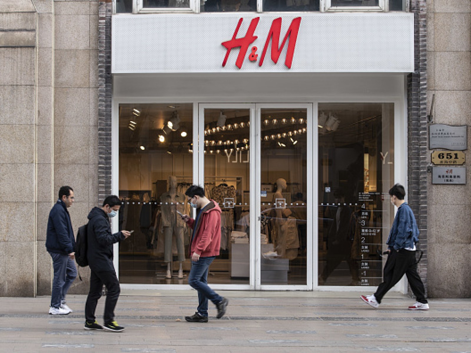 H&M to sell second-hand clothes at London flagship