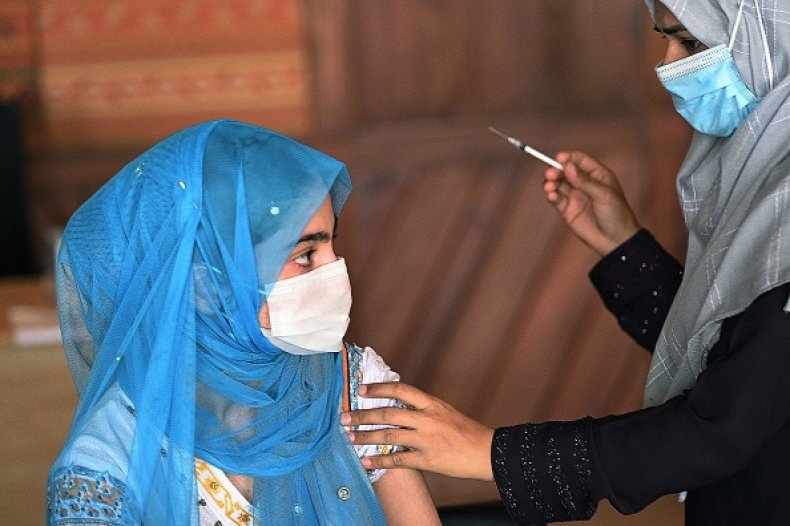 Pakistan Vaccine COVID Unvaccinated Employees Salary