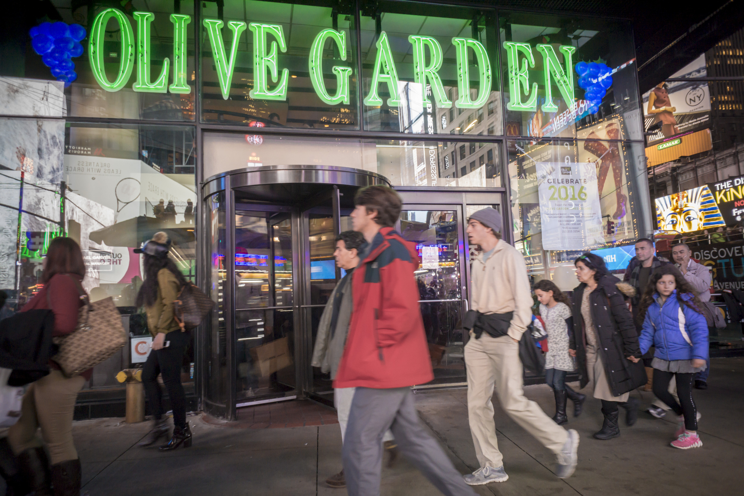 Olive Garden has unlimited breadsticks -- also lots of labor issues,  illness outbreaks, and an icky sexual harassment policy