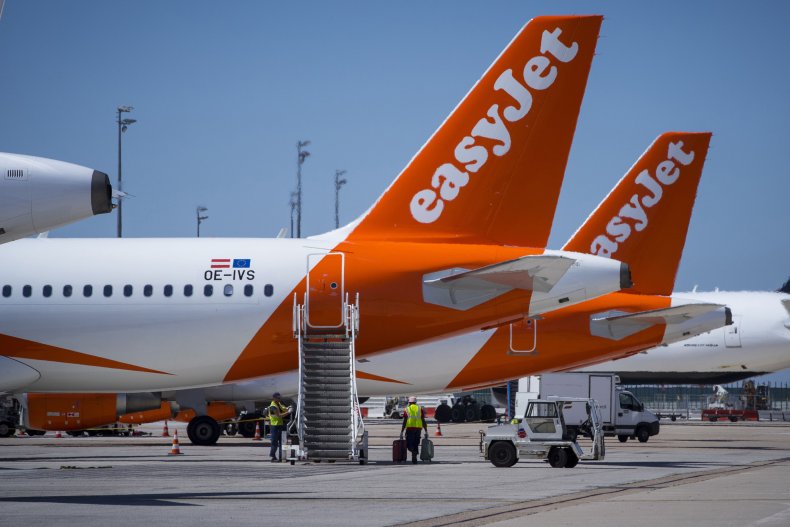 easyJet Planes in Paris