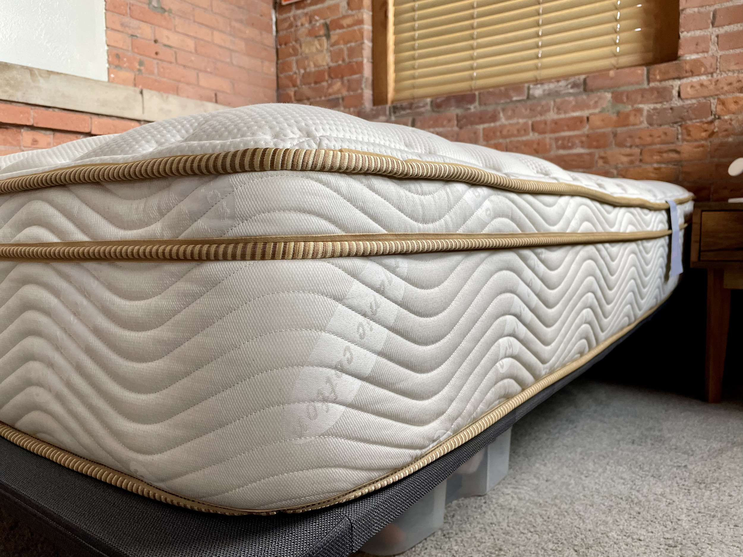 saatva king mattress