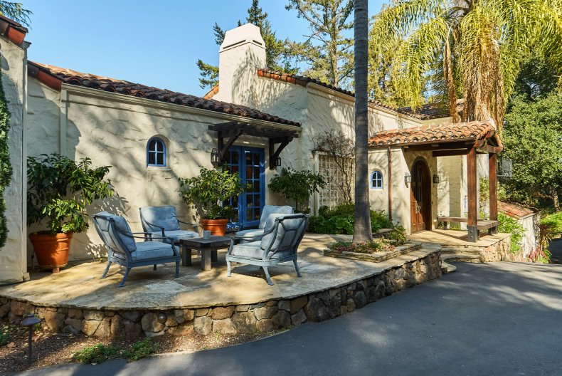Los Altos Hills, California, 94022