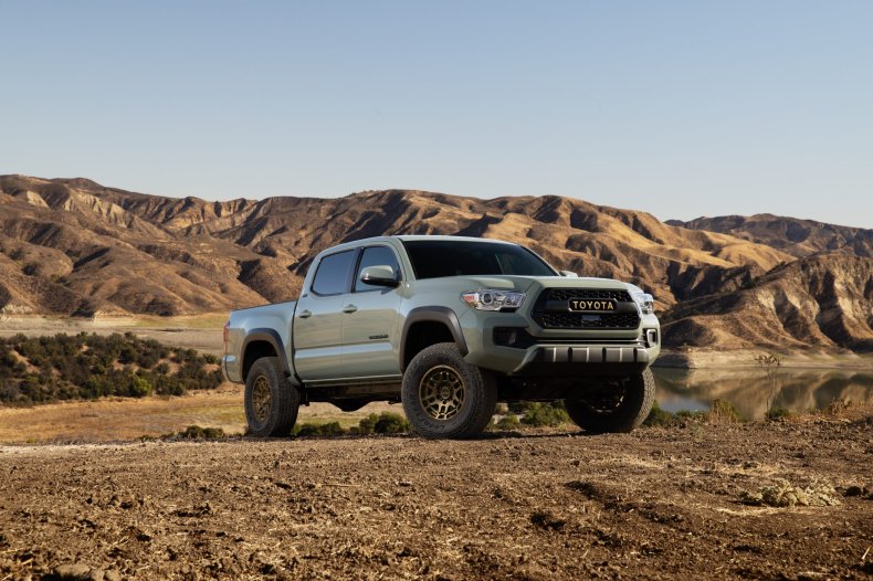2022 Toyota Tacoma Trail Edition front 3/4