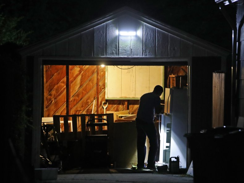 Salt Lake City police investigator searches home