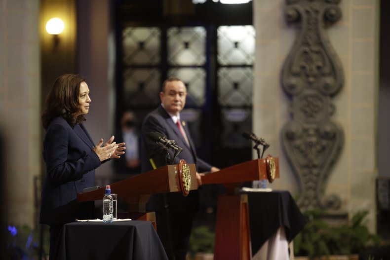 Protesters in Guatemala Meet Kamala Harris With 'Trump Won'
Signs 1 Guatemala press conference