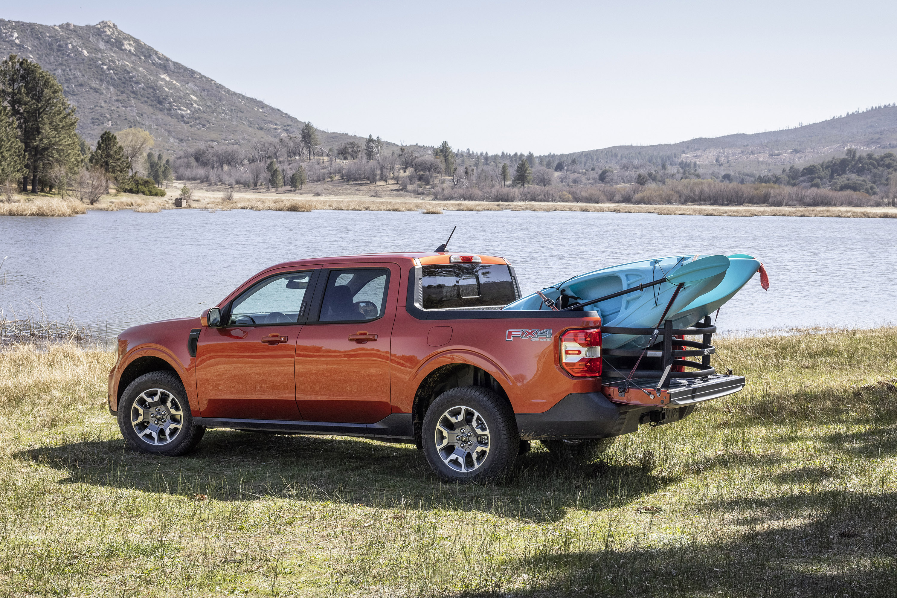 2022-ford-maverick-is-a-compact-hybrid-truck-for-a-diverse-diy-market