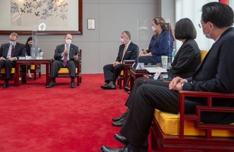 U.S. Senators Meet Taiwan President In Taipei