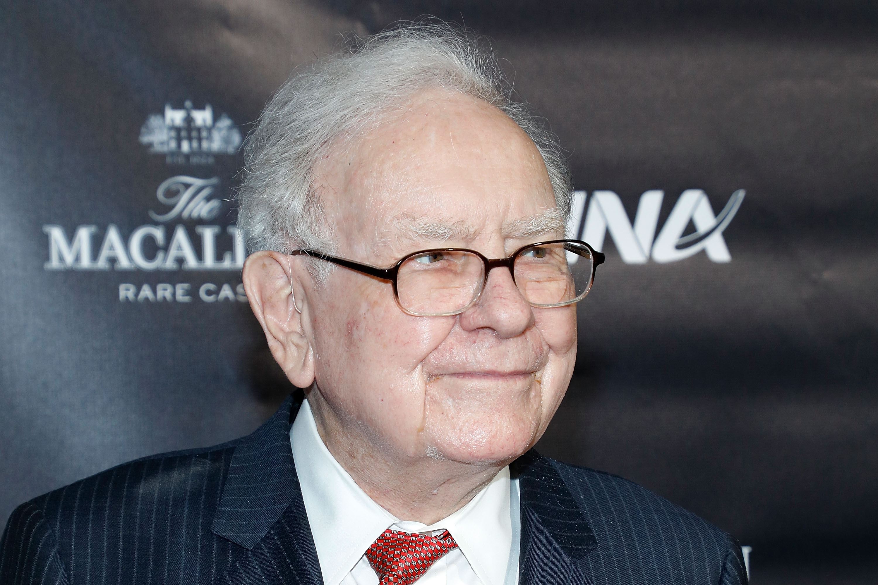 Warren Buffett, Who Advocates Higher Taxes, Defends Paying the Least Among America's Richest