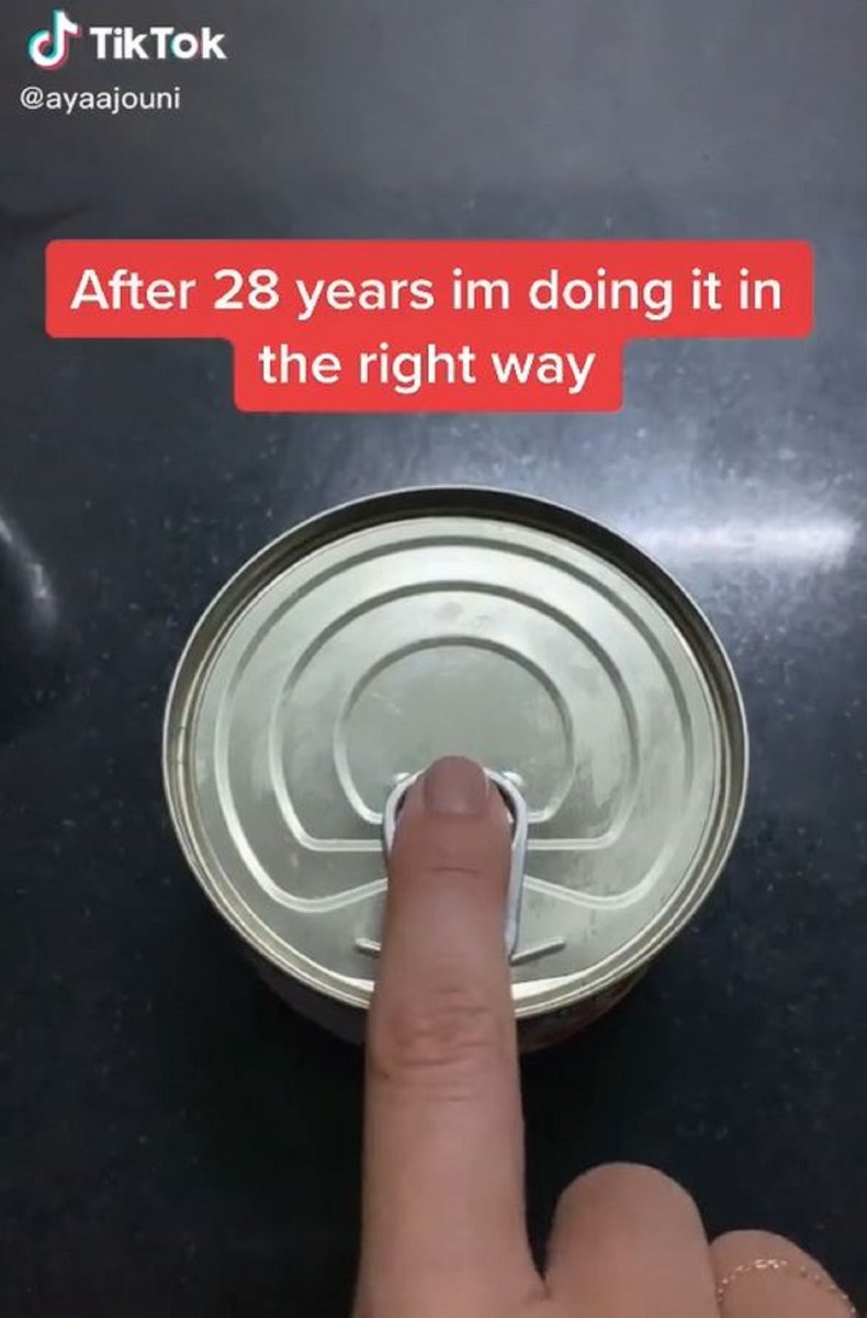 @ayaajouni demonstrating how to open a can