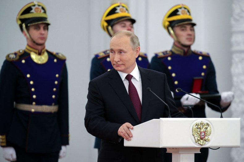 Putin Dismisses US Hacking Accusations 
