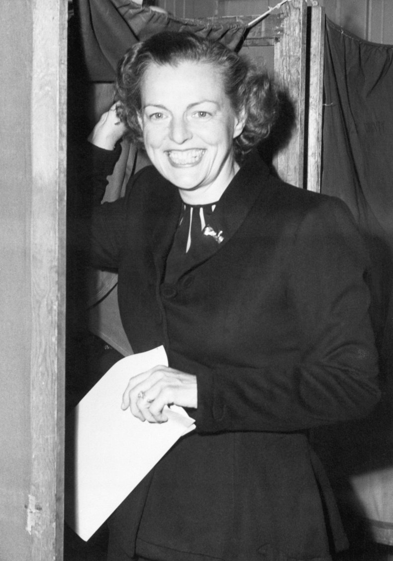Helen Gahagan Douglas casts vote