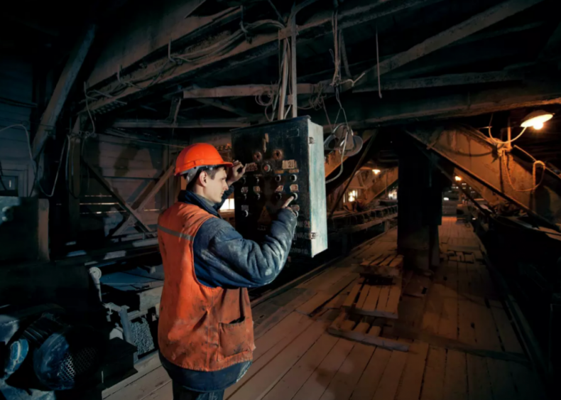 #39. Mining and geological engineers, including mining safety engineers
