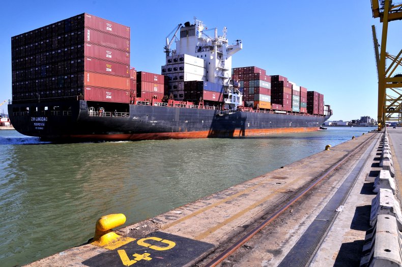 Zim ship enters Port of Livorno