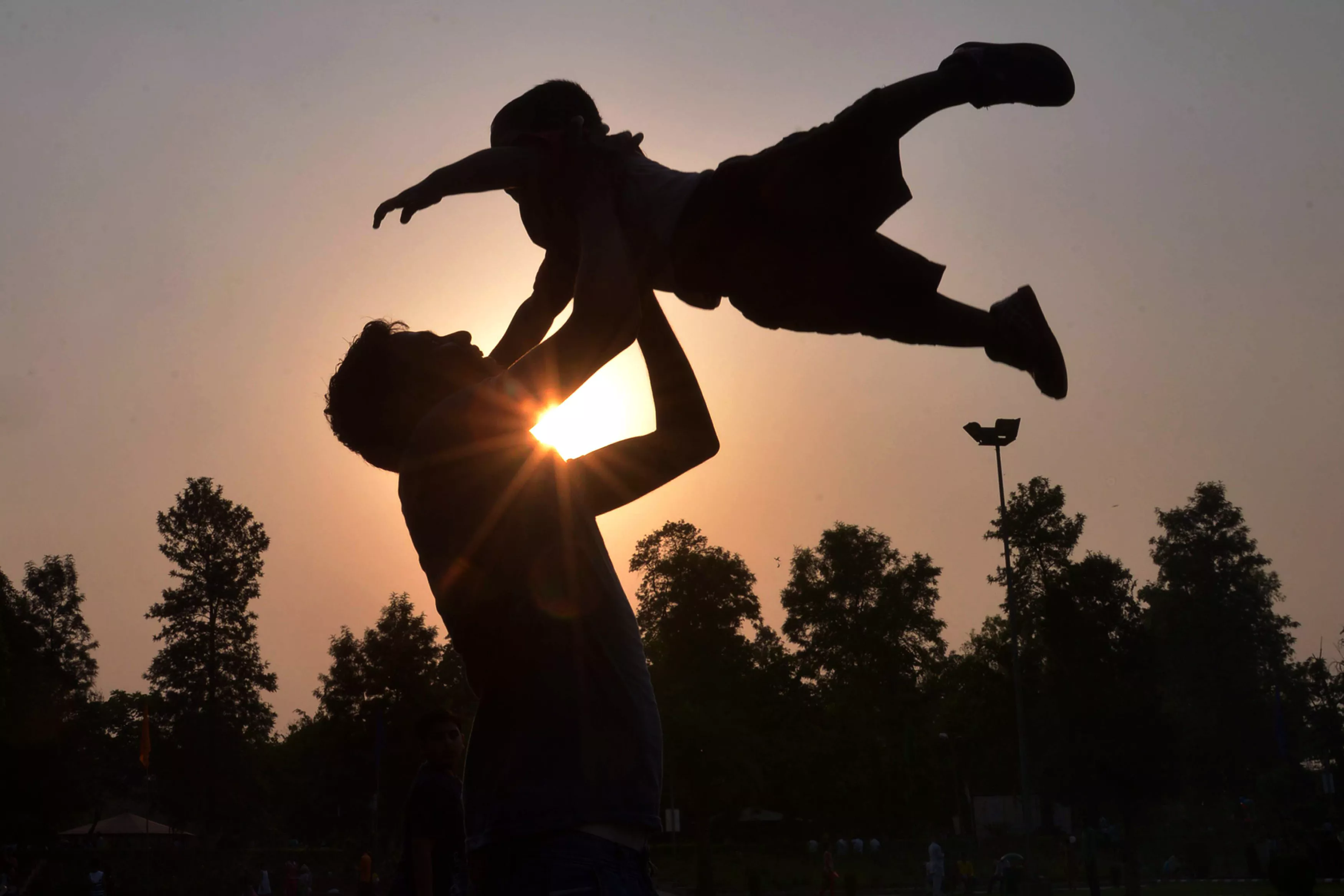 Happy Father's Day Wishes: Sweet and Hilarious Messages to Write in Cards - Vimarsana News