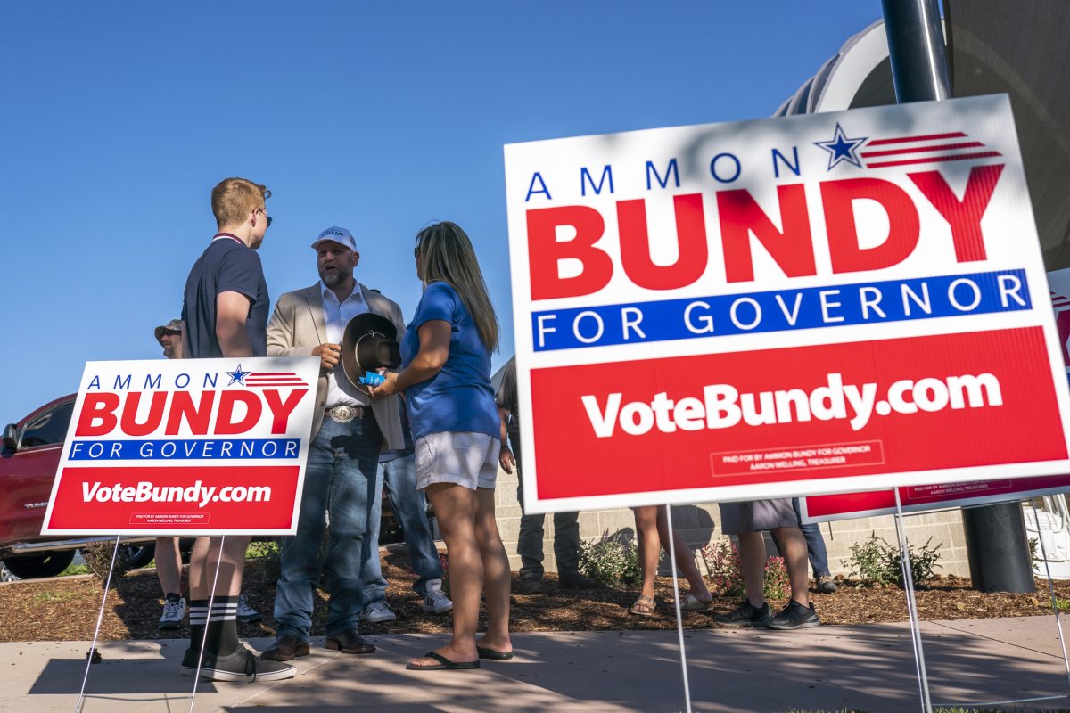 Ammon Bundy campaign signs