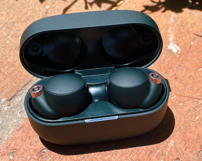 Sony WF-1000XM4 earbuds