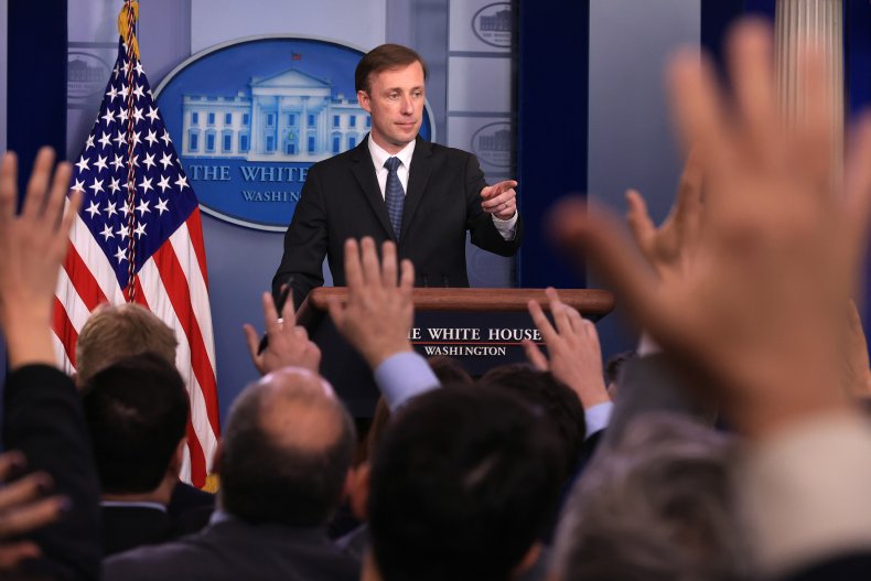 Top White House Aide Meets Press