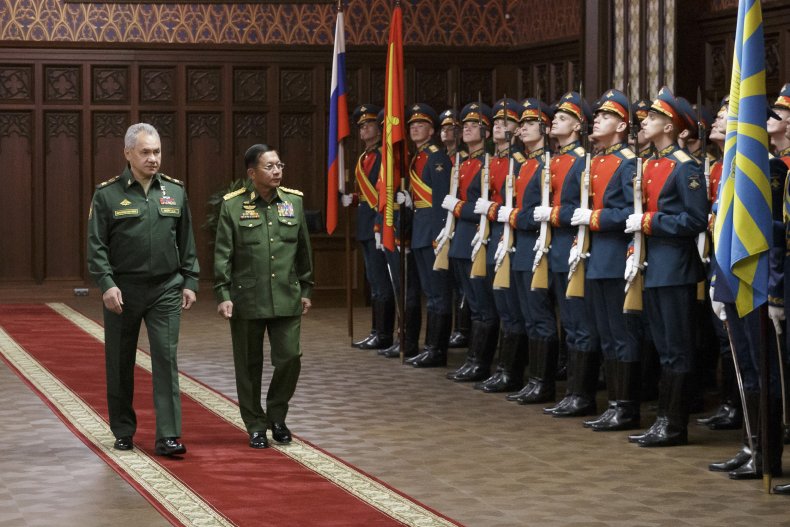 Sergei Shoigu with Myanmar's Junta Leader