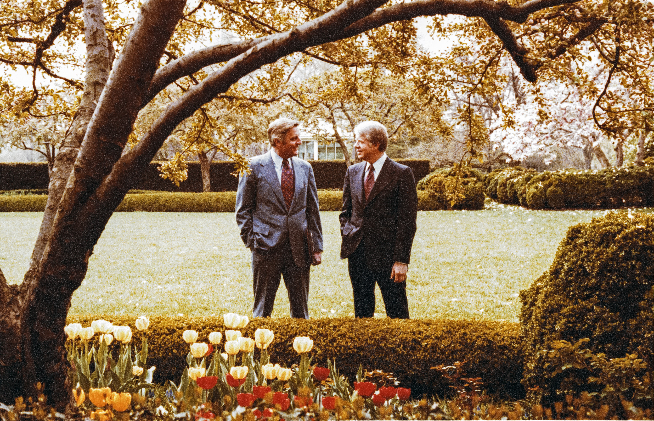 White House Rose Garden Over 60 Years—Pictures From 1961 To 2021 - Newsweek