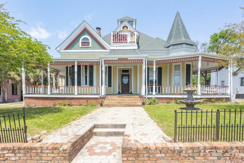 The exterior of West Gadsden Street, Florida.
