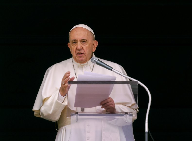 Pope Francis Speaks from Window of Studio